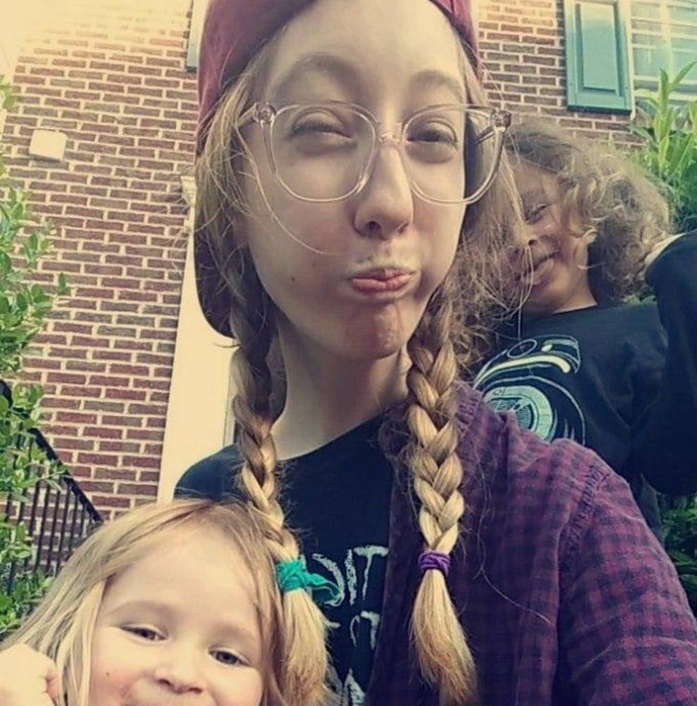 Meet your Posher, Nique